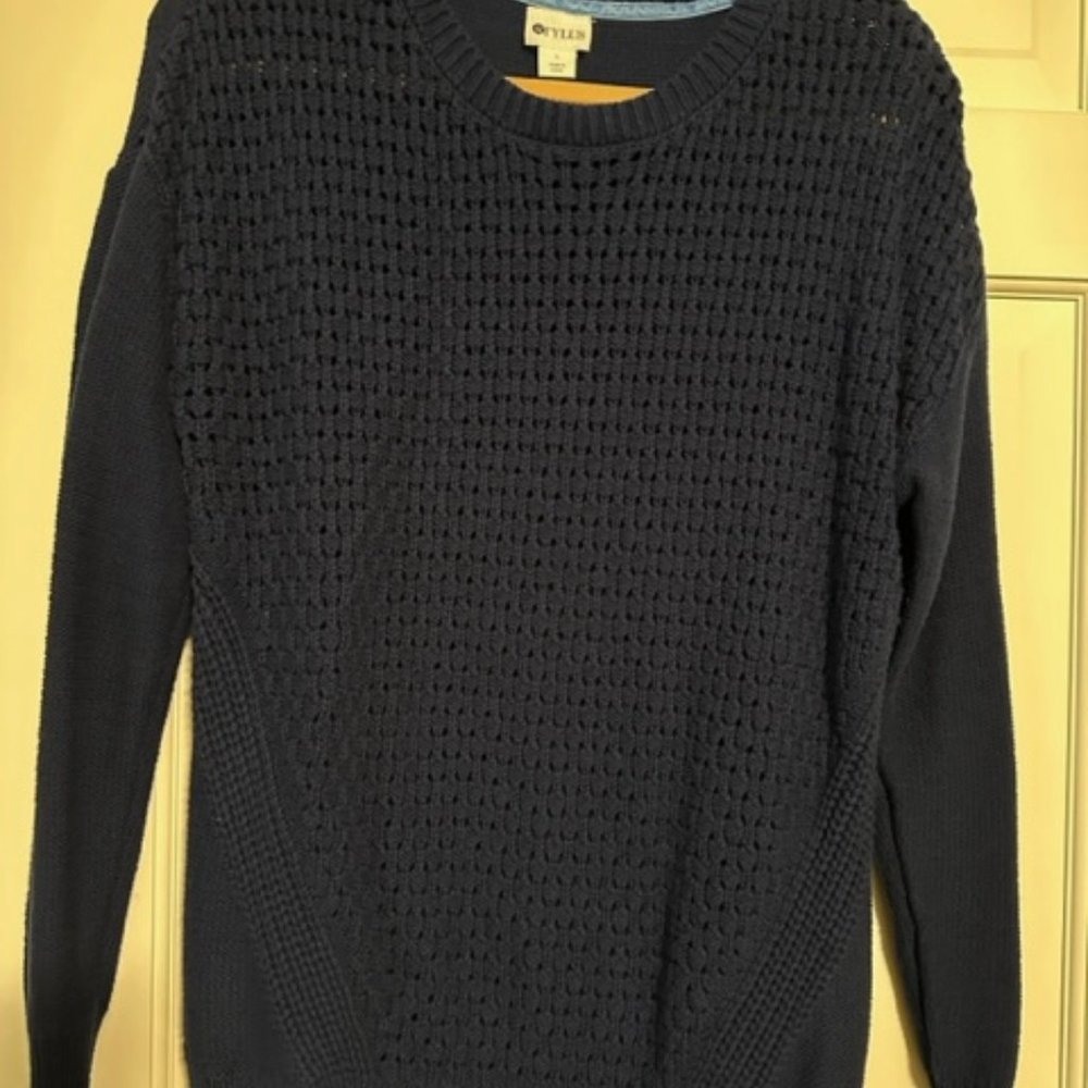 Stylus Navy Sweater Size L Never Worn